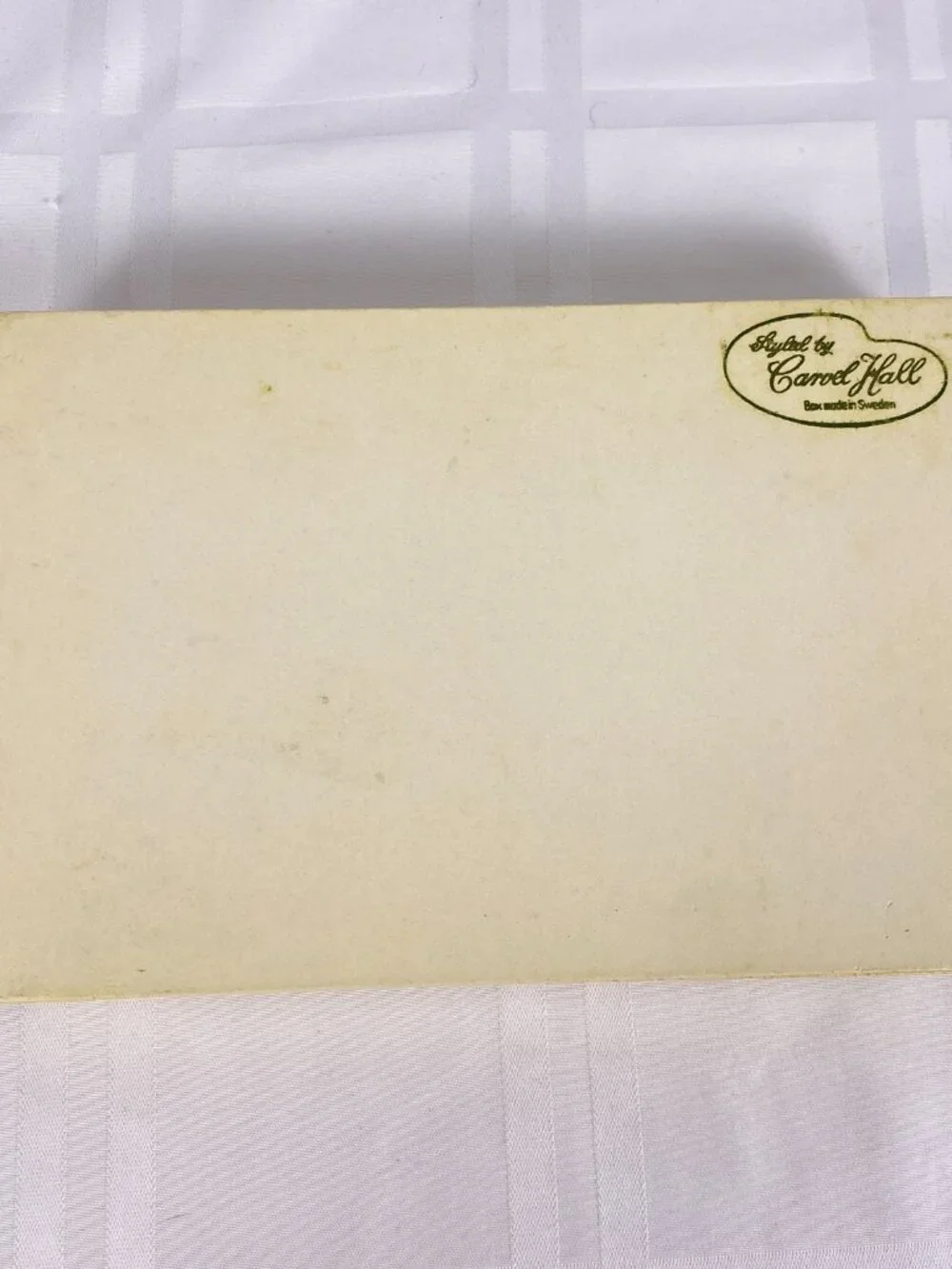 Vintage Carvel Hall Cutlery ivory gold trim gift‎ box. Space for 6 knives
